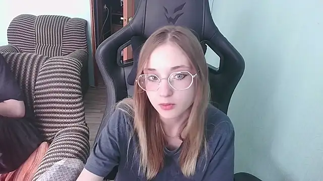 emolina1337 online show from September 2025 10:17:01 AM