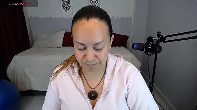 Dalila lust  online show from March 2025 06:11:02 PM