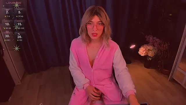 Snapshot of foxy_jpg chatting on October 2025 09:43:02 AM foxy jpg online show from October 2025 09:43:02 AM