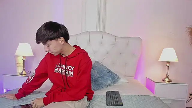 ethan and ava online show from March 2025 01:41:01 PM