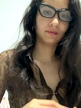 Bella still online show from September 2025 12:53:01 PM