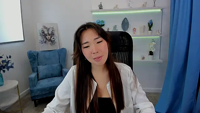 AnnaReyla online show from September 2025 07:19:02 PM