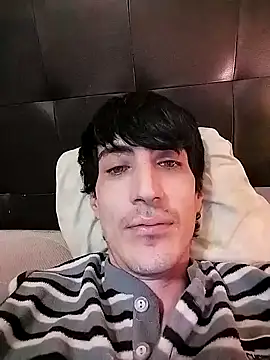 Snapshot of moutt99 chatting on January 2025 05:26:02 AM moutt99 online show from January 2025 05:26:02 AM