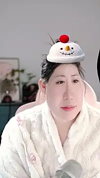 Snapshot of Dou-Dou-er chatting on November 2025 01:22:02 PM Dou-Dou-er online show from November 2025 01:22:02 PM