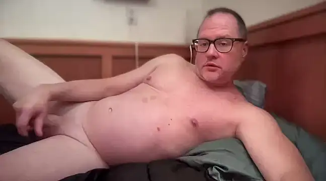 Snapshot of __DR3W__ chatting on January 2025 04:35:01 PM DR3W online show from January 2025 04:35:01 PM