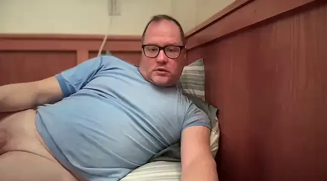 Snapshot of __DR3W__ chatting on February 2025 04:42:02 PM DR3W online show from February 2025 04:42:02 PM