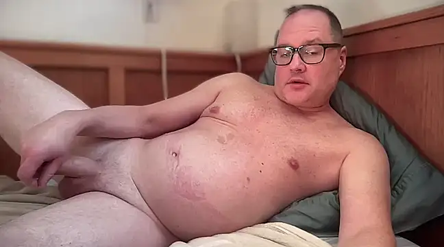 Snapshot of __DR3W__ chatting on February 2025 04:48:02 PM DR3W online show from February 2025 04:48:02 PM