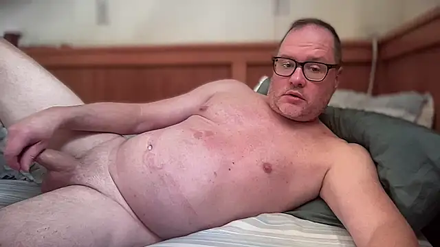 Snapshot of __DR3W__ chatting on March 2025 04:19:02 PM DR3W online show from March 2025 04:19:02 PM