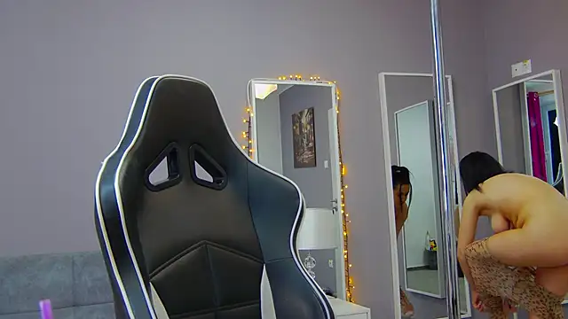 Snapshot of Eva_Lovvia_ chatting on January 2025 06:25:01 PM Eva Lovvia  online show from January 2025 06:25:01 PM