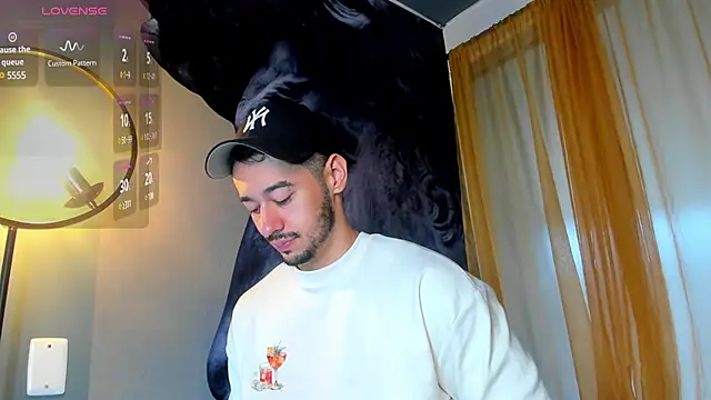 Snapshot of Salvatore_costa chatting on February 2025 05:32:02 PM Salvatore costa online show from February 2025 05:32:02 PM