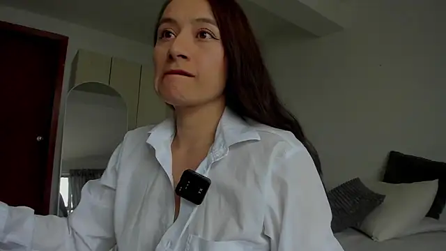 Snapshot of Andrewine89 chatting on November 2025 08:30:02 PM Andrewine89 online show from November 2025 08:30:02 PM