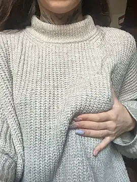 Snapshot of mollyEXD chatting on January 2025 12:21:01 PM mollyEXD online show from January 2025 12:21:01 PM