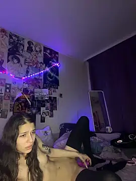 Snapshot of mollyEXD chatting on January 2025 08:33:01 PM mollyEXD online show from January 2025 08:33:01 PM