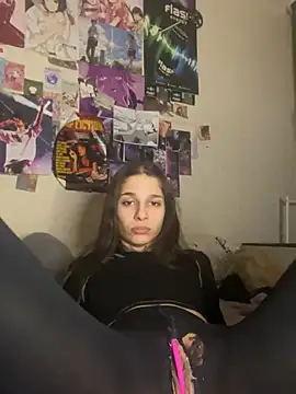 Snapshot of mollyEXD chatting on March 2025 06:43:02 PM mollyEXD online show from March 2025 06:43:02 PM