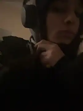 Snapshot of mollyEXD chatting on October 2025 06:37:01 PM mollyEXD online show from October 2025 06:37:01 PM