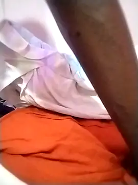 hungrydog18 online show from October 2025 07:42:02 AM