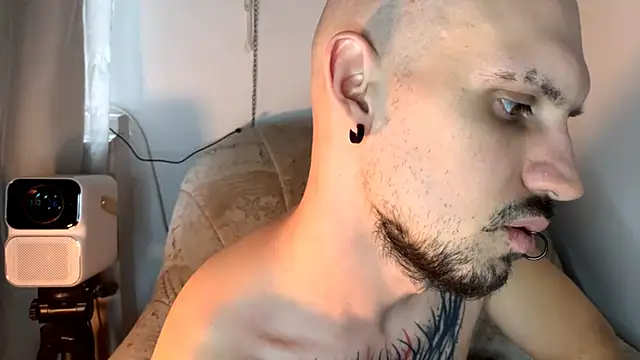 AssHunter4k online show from February 2025 08:16:02 AM