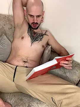 AssHunter4k online show from February 2025 09:26:02 PM