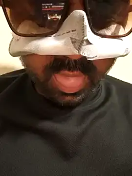 Snapshot of Raziv_komal143 chatting on January 2025 12:46:01 AM Raziv komal143 online show from January 2025 12:46:01 AM