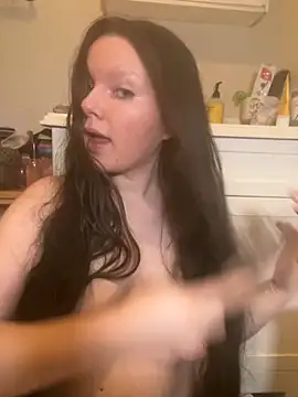 VenusandIppy online show from October 2025 07:59:01 PM