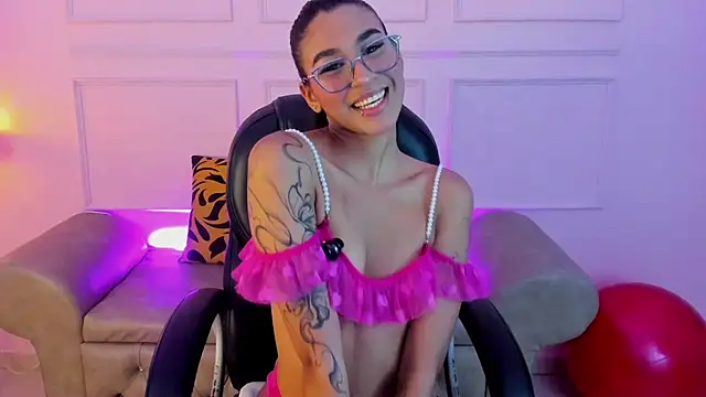 Dana Paula online show from September 2025 07:48:02 PM