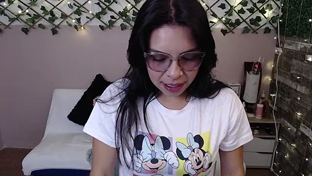 cute bunny95 online show from March 2025 01:12:01 PM