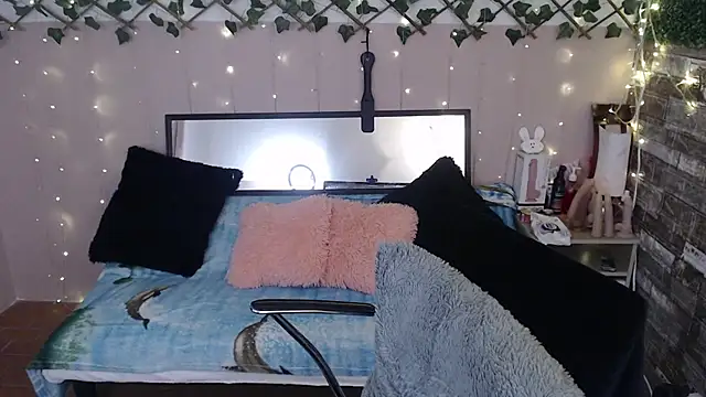 cute bunny95 online show from March 2025 05:58:01 PM