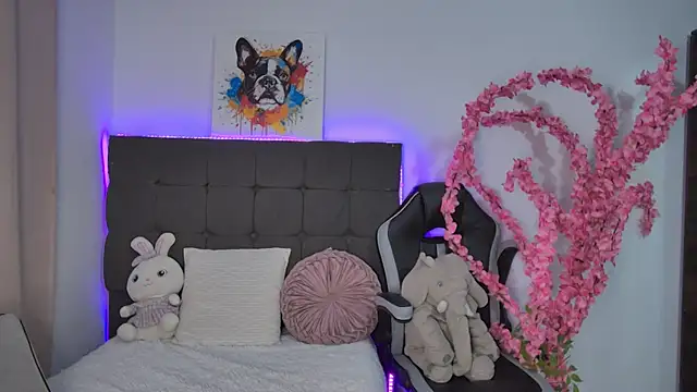 AmandaBrooks 18 online show from September 2025 02:05:02 AM