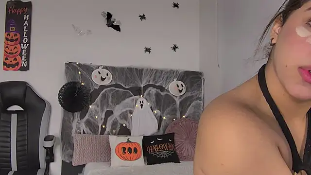 AmandaBrooks 18 online show from October 2025 01:04:02 AM