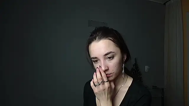 Eva Gloryy online show from February 2025 06:09:01 PM