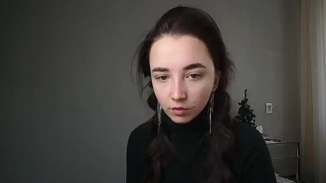 Eva Gloryy online show from February 2025 01:32:01 PM