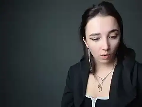 Eva Gloryy online show from March 2025 04:09:02 PM