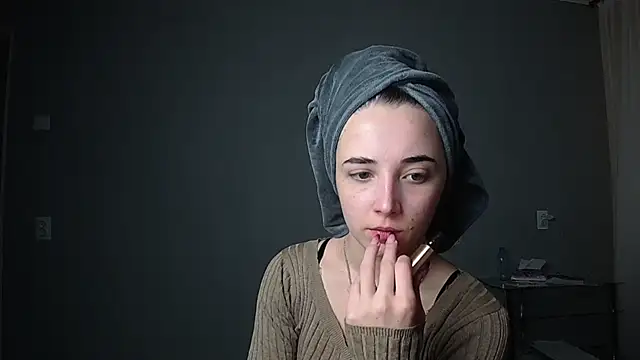 Eva Gloryy online show from March 2025 03:06:01 PM