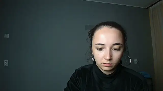 Eva Gloryy online show from September 2025 11:31:02 PM