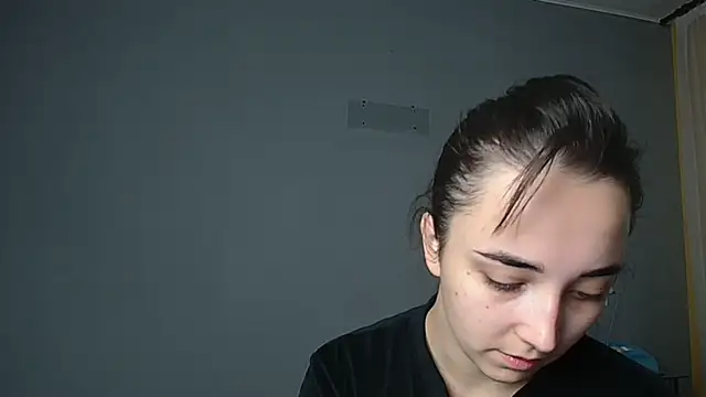 Eva Gloryy online show from October 2025 11:32:02 AM