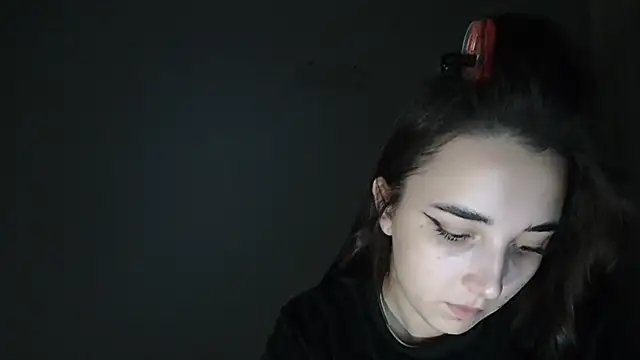 Eva Gloryy online show from November 2025 02:50:01 PM