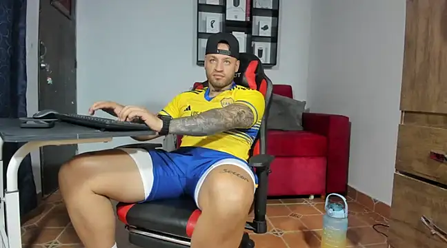 Snapshot of dereckgreen chatting on February 2025 06:56:02 AM dereckgreen online show from February 2025 06:56:02 AM