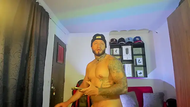 Snapshot of dereckgreen chatting on September 2025 02:12:01 AM dereckgreen online show from September 2025 02:12:01 AM