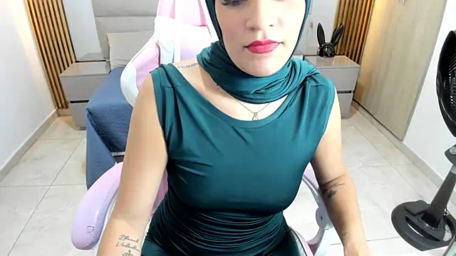 Zulema hamdi online show from February 2025 06:51:01 PM