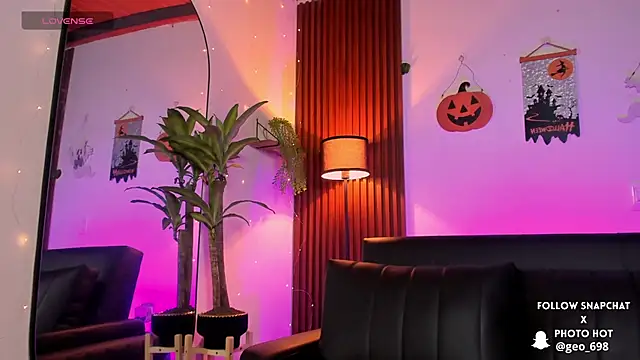 Snapshot of Georgina_caruso chatting on October 2025 05:07:01 AM Georgina caruso online show from October 2025 05:07:01 AM