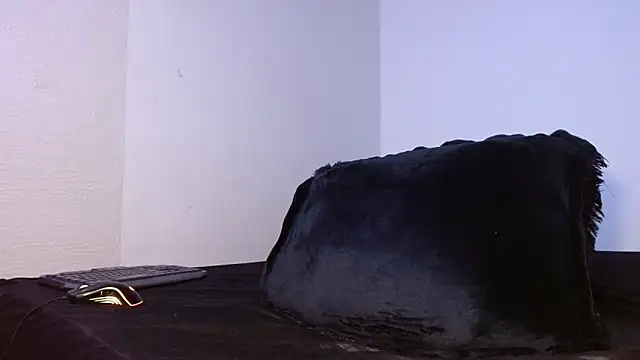 Snapshot of Lliam_2 chatting on September 2025 03:44:02 AM Lliam 2 online show from September 2025 03:44:02 AM