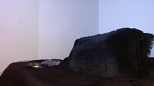 Snapshot of Lliam_2 chatting on October 2025 03:42:02 AM Lliam 2 online show from October 2025 03:42:02 AM