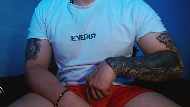 Snapshot of Lliam_2 chatting on November 2025 04:00:01 AM Lliam 2 online show from November 2025 04:00:01 AM