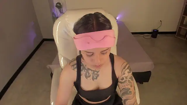 Snapshot of Nicole_Foxx_ chatting on September 2025 07:51:02 PM Nicole Foxx online show from September 2025 07:51:02 PM