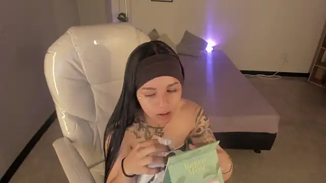 Snapshot of Nicole_Foxx_ chatting on September 2025 08:47:02 PM Nicole Foxx online show from September 2025 08:47:02 PM