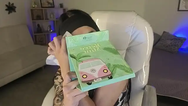 Snapshot of Nicole_Foxx_ chatting on October 2025 06:18:01 PM Nicole Foxx online show from October 2025 06:18:01 PM