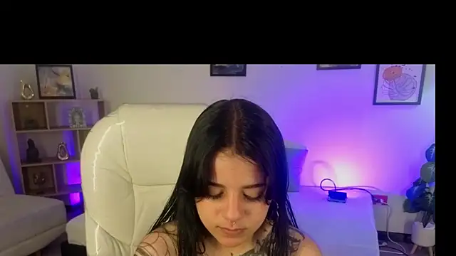 Snapshot of Nicole_Foxx_ chatting on October 2025 03:24:01 PM Nicole Foxx online show from October 2025 03:24:01 PM