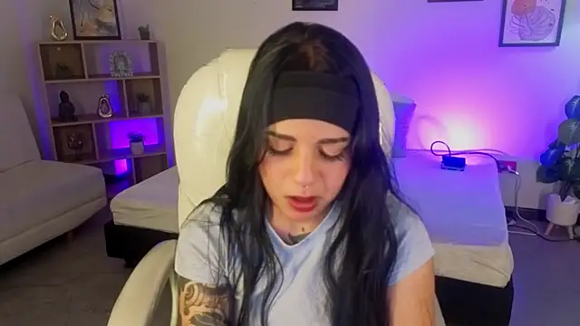 Snapshot of Nicole_Foxx_ chatting on October 2025 07:47:01 PM Nicole Foxx online show from October 2025 07:47:01 PM