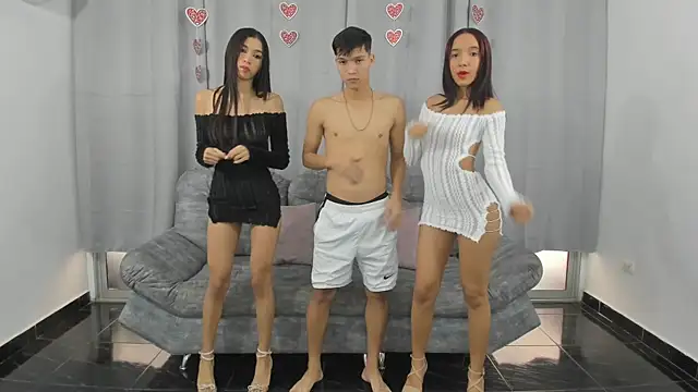 hotlittleones18 online show from February 2025 02:35:02 PM