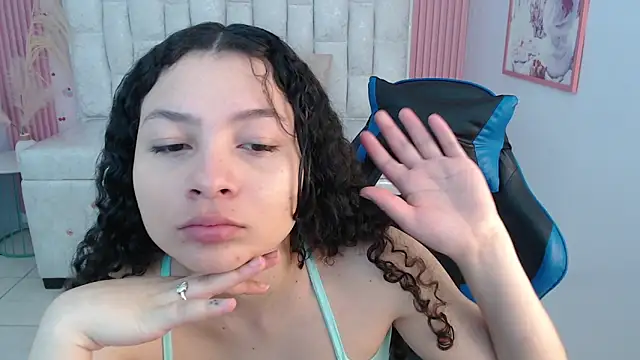 shalon diaz s online show from October 2025 01:04:02 PM